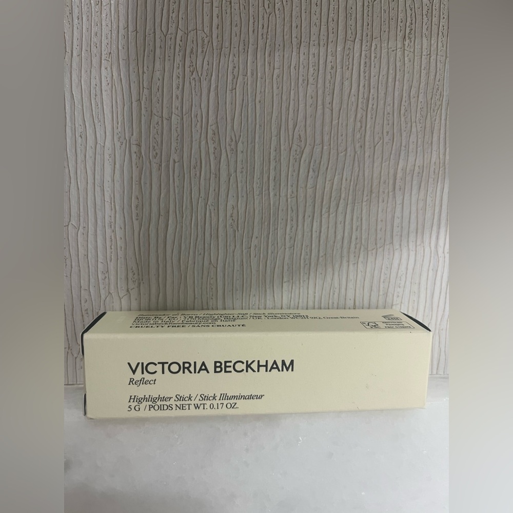 Victoria Beckham Reflect Highlighter Stick - Pearl NEW
 in original package
